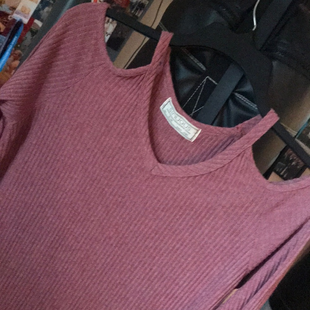 New cut out shoulder sweater